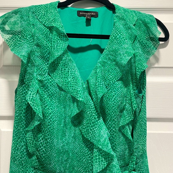 Banana Republic Dresses & Skirts - Summer wrap dress